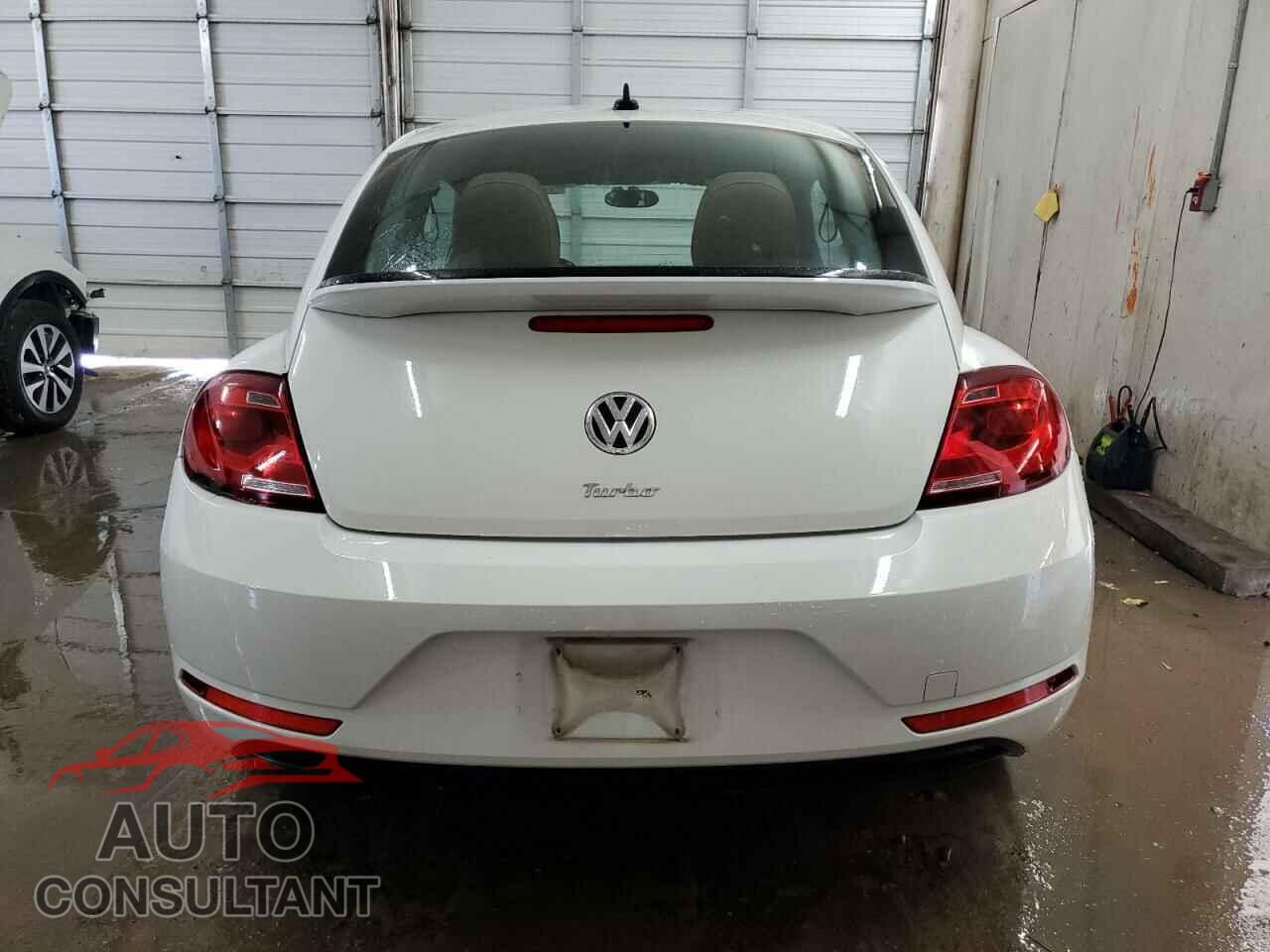 VOLKSWAGEN BEETLE 2017 - 3VWF17AT6HM621077