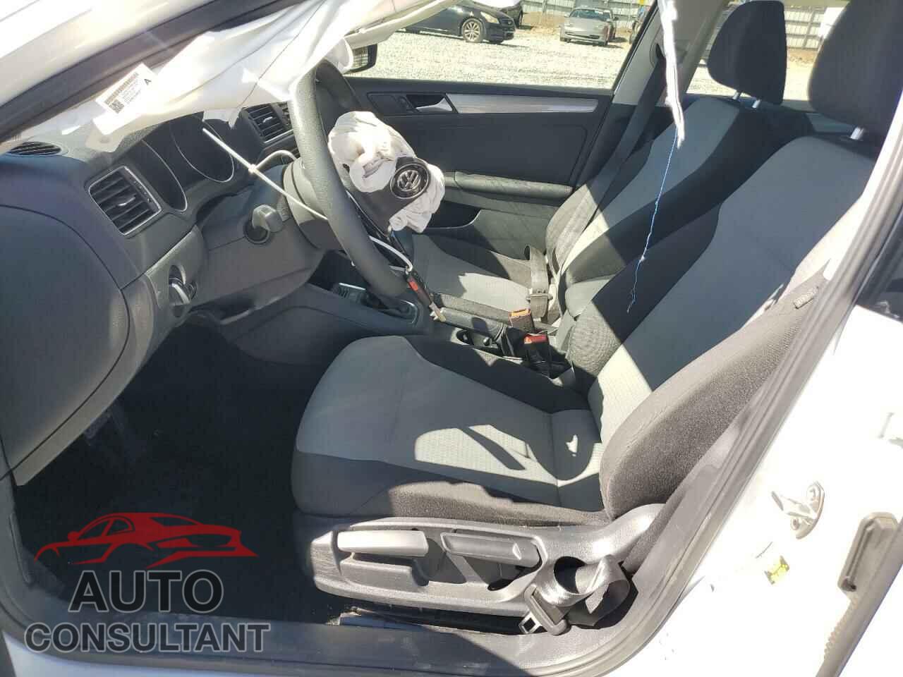 VOLKSWAGEN JETTA 2017 - 3VW2B7AJ1HM415174