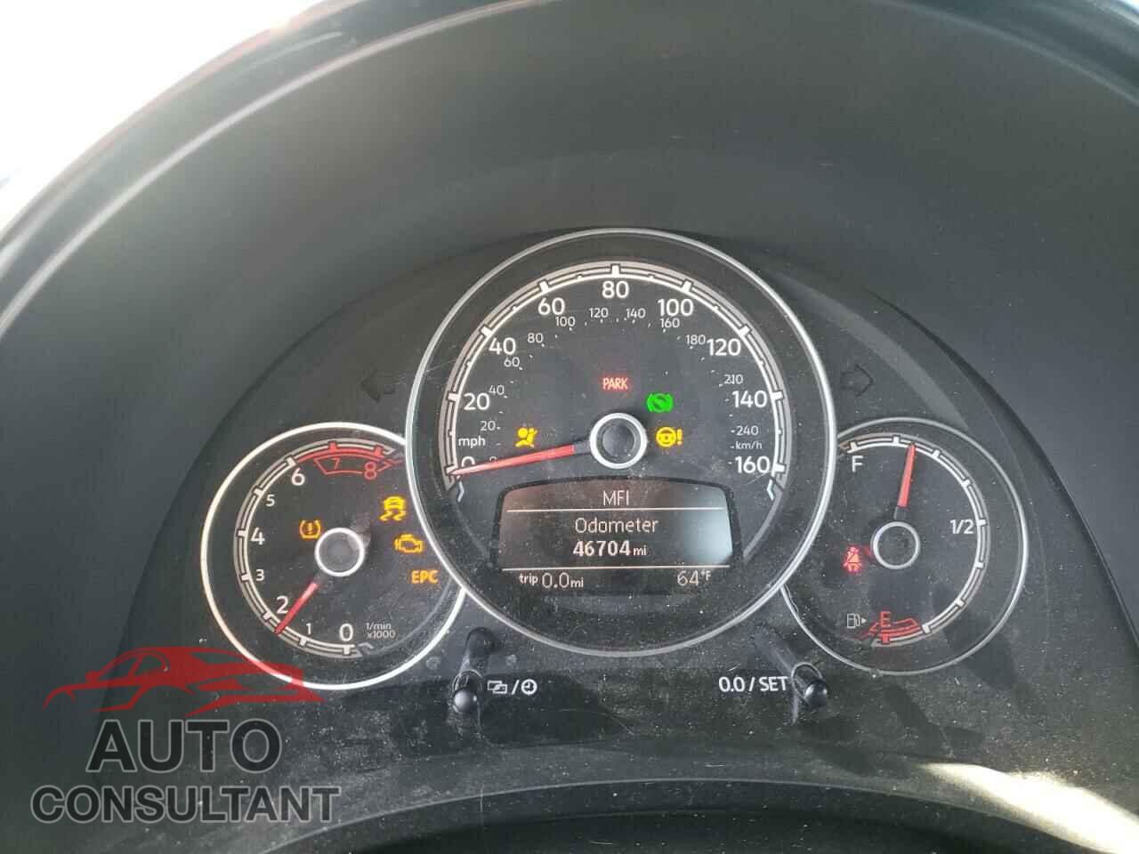 VOLKSWAGEN BEETLE 2017 - 3VWF17AT4HM627461