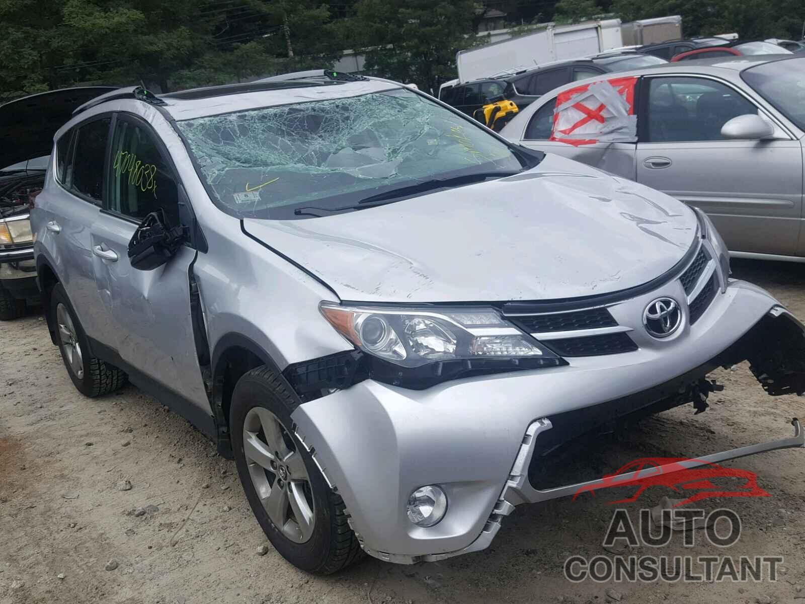 TOYOTA RAV4 XLE 2015 - 2T3RFREV1FW348408