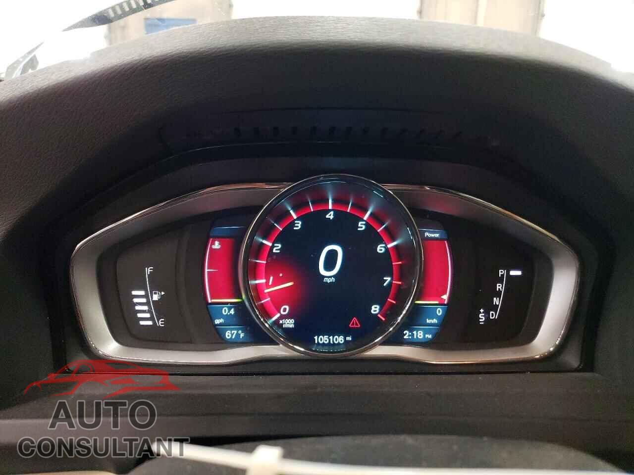 VOLVO V60 2015 - YV1612SB7F1212358