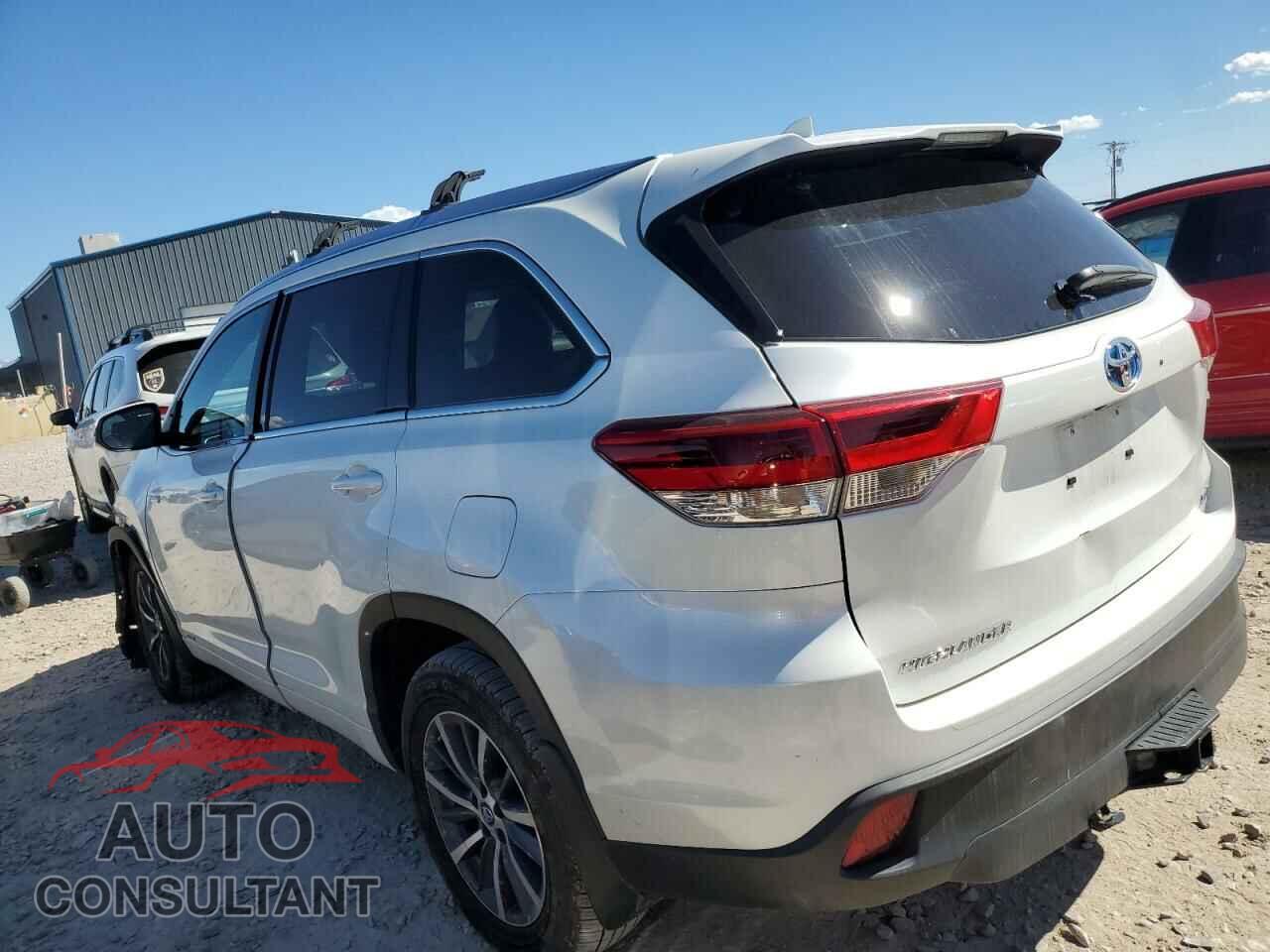 TOYOTA HIGHLANDER 2018 - 5TDJGRFH2JS046770