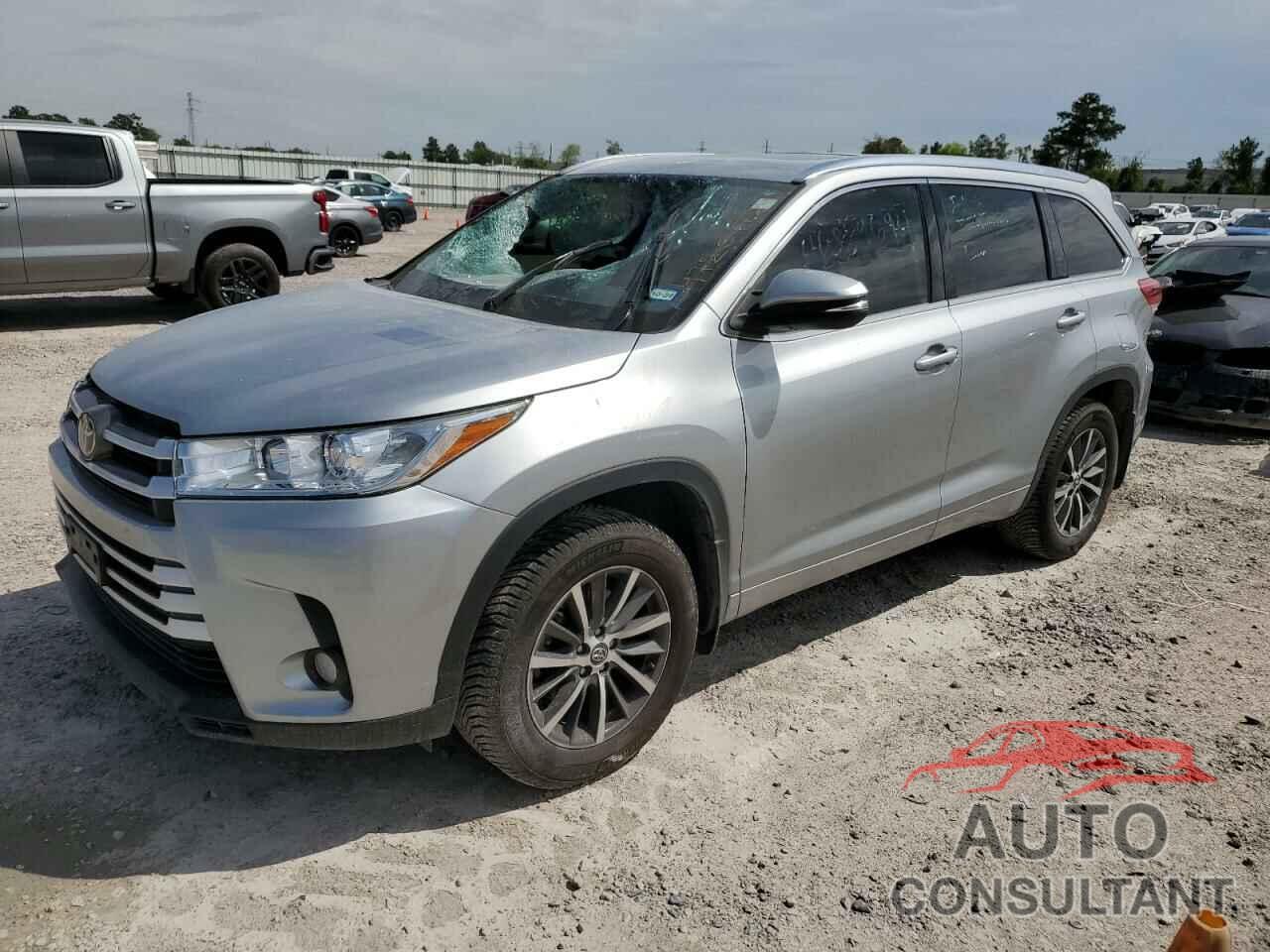 TOYOTA HIGHLANDER 2018 - 5TDKZRFH2JS526872