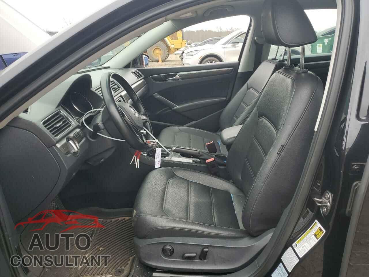 VOLKSWAGEN PASSAT 2017 - 1VWBT7A35HC030393