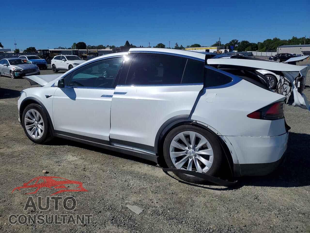 TESLA MODEL X 2020 - 5YJXCBE27LF260932