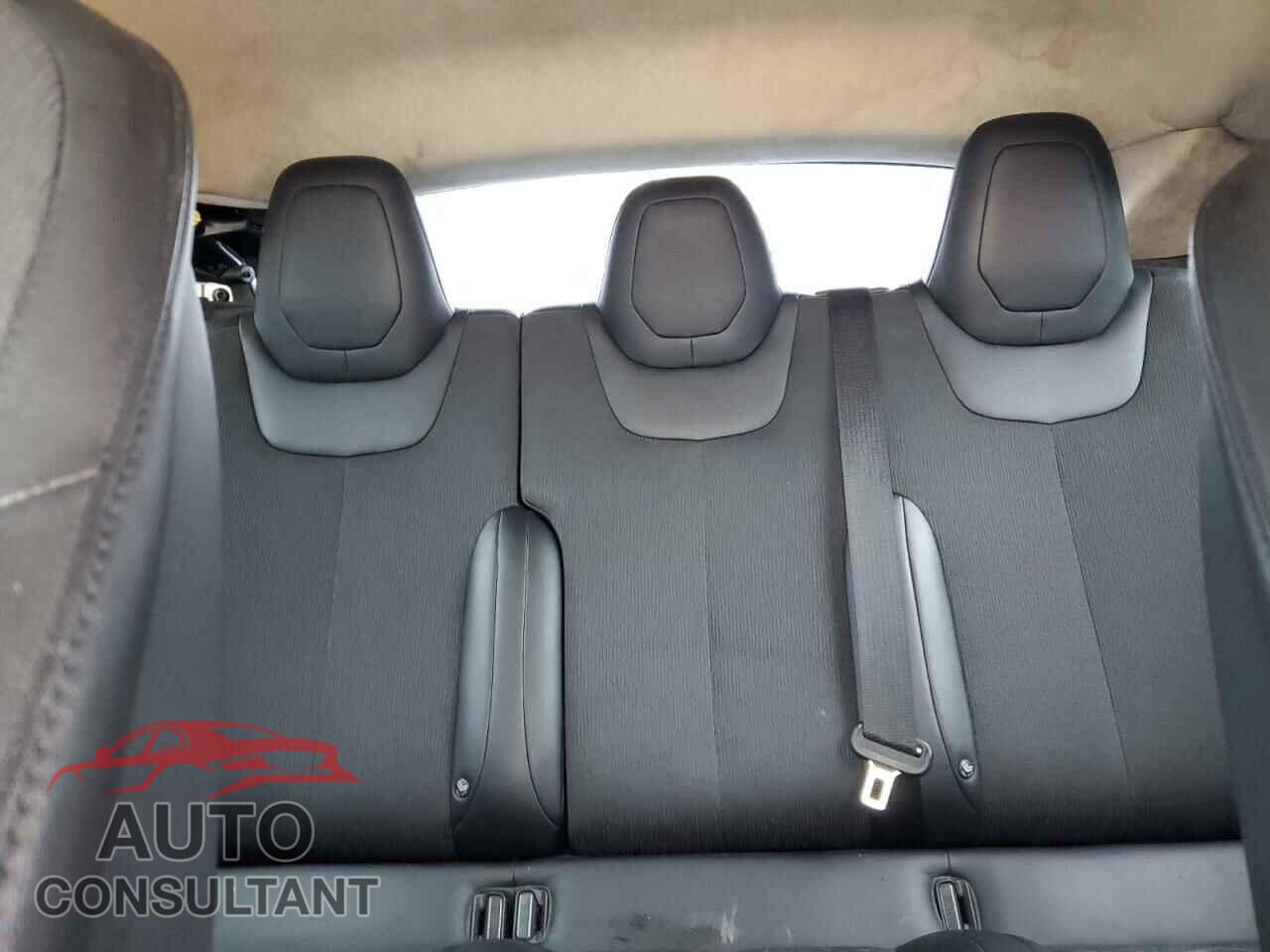TESLA MODEL S 2015 - 5YJSA1H29FF096724