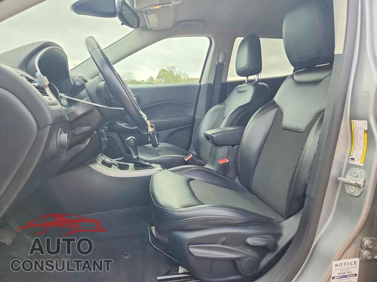 JEEP COMPASS 2020 - 3C4NJDBB5LT204499
