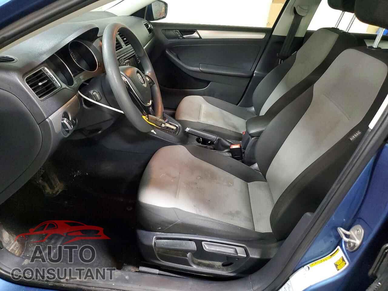 VOLKSWAGEN JETTA 2017 - 3VW2B7AJ1HM267091