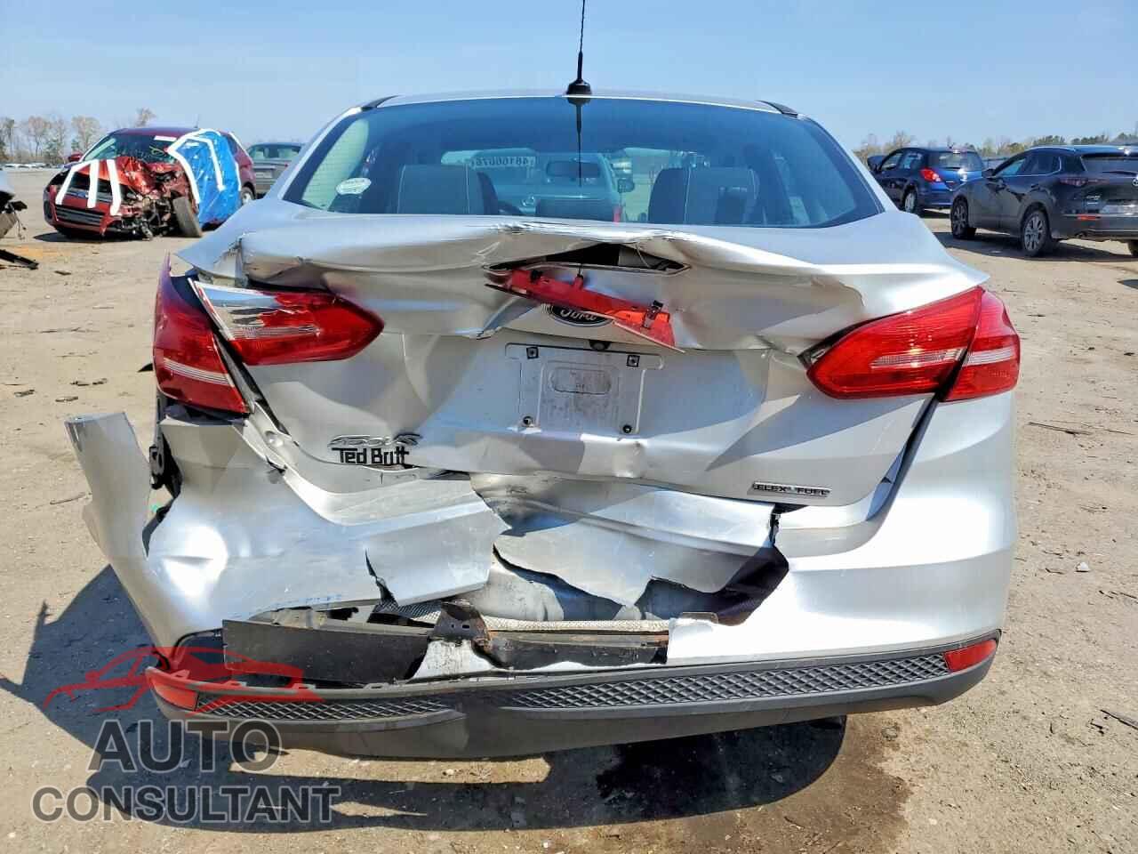 FORD FOCUS 2015 - 1FADP3E24FL366288