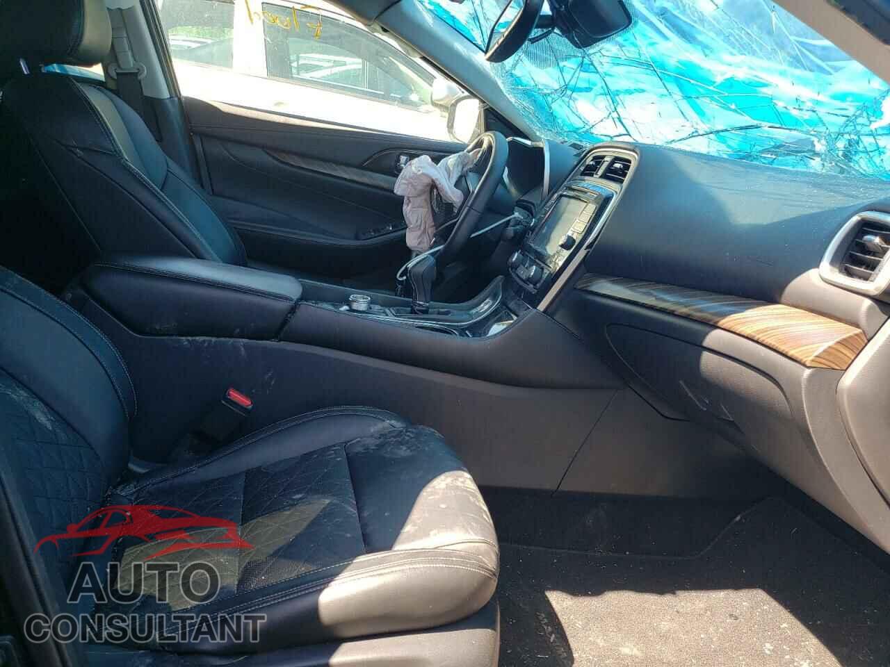 NISSAN MAXIMA 2017 - 1N4AA6AP5HC426041
