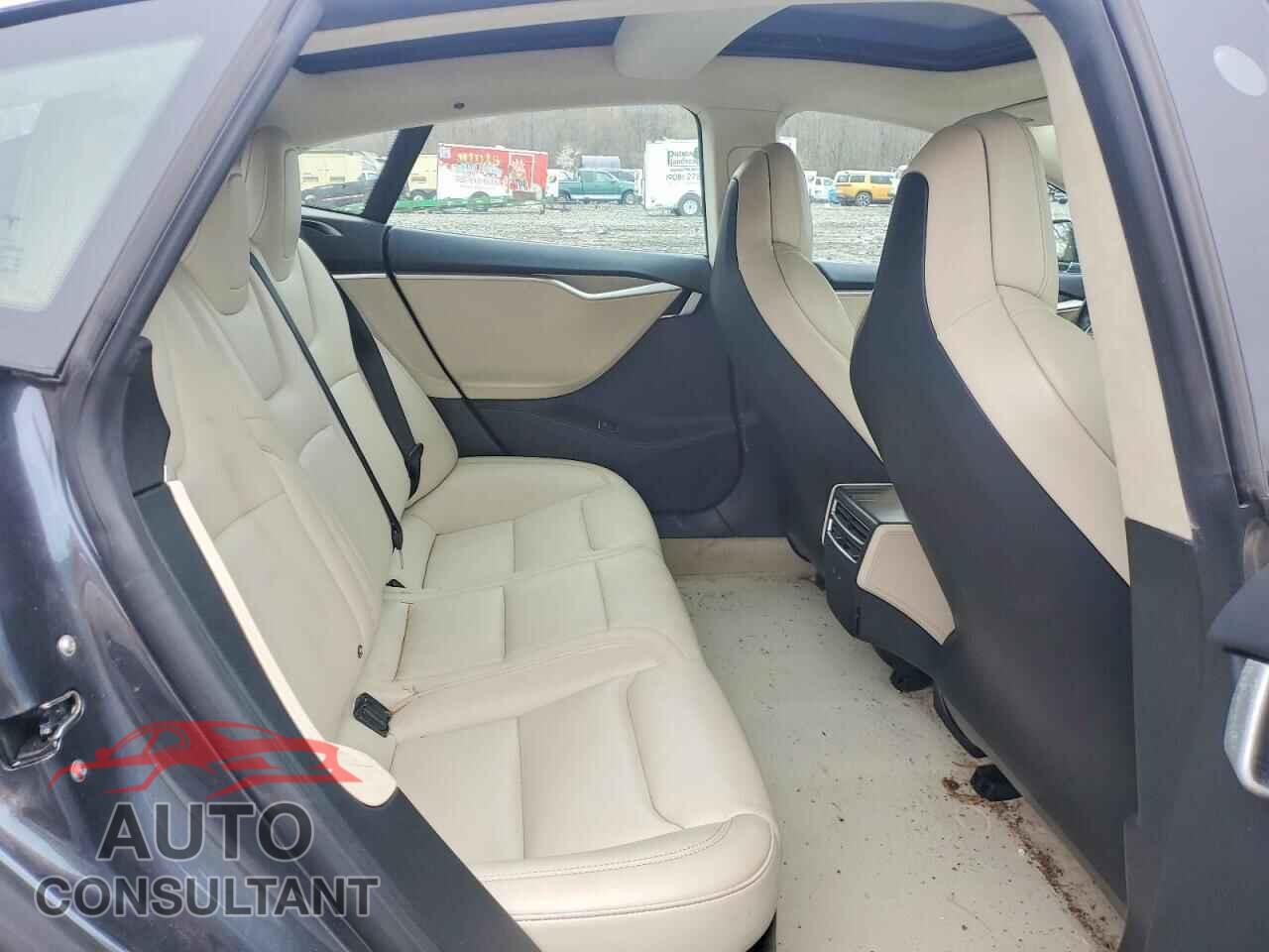 TESLA MODEL S 2018 - 5YJSA1E49JF246314