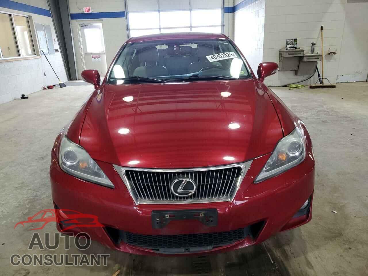 LEXUS IS 2012 - JTHCF5C24C5054431
