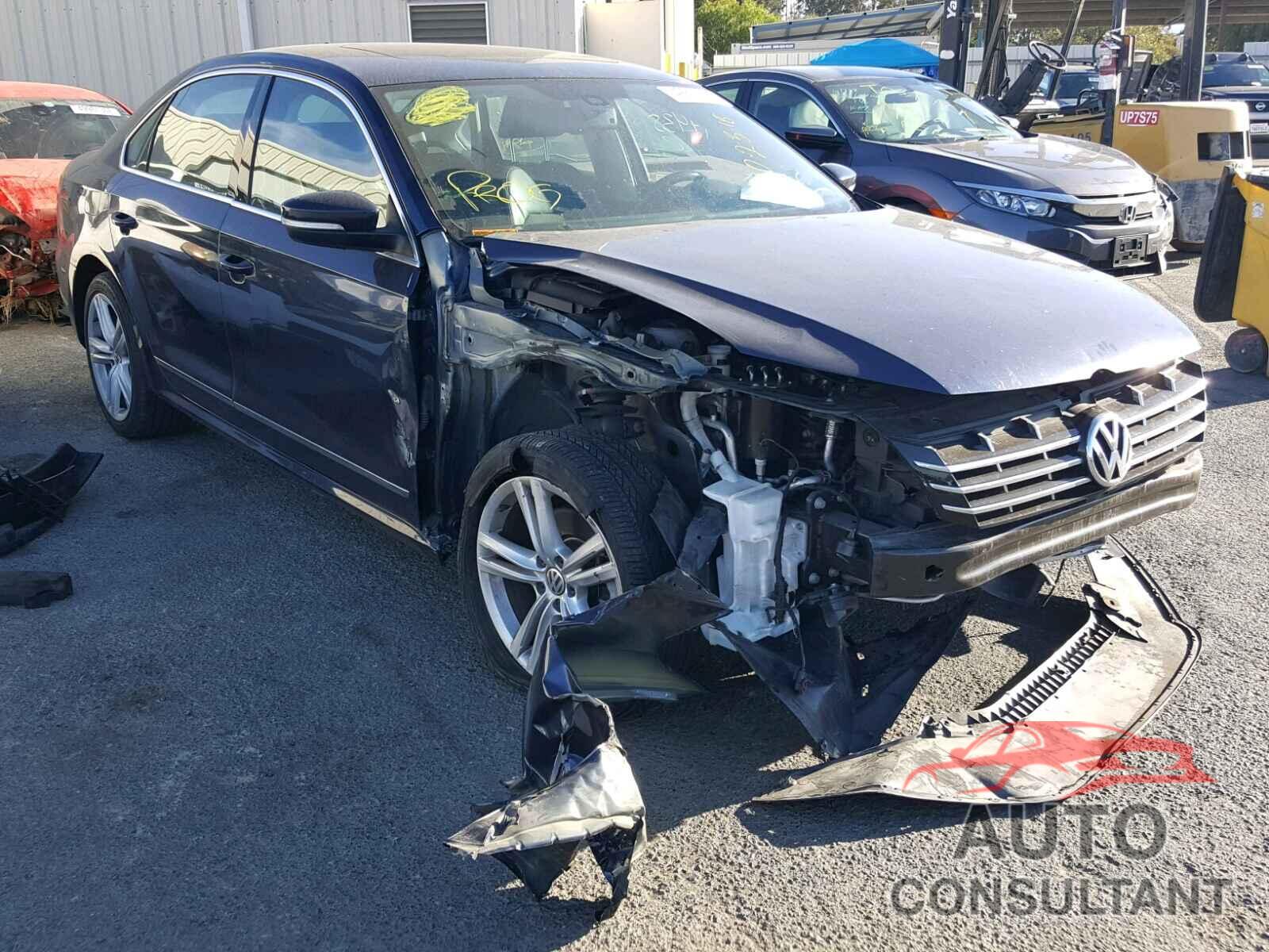 VOLKSWAGEN PASSAT 2015 - 1VWCV7A31FC074208