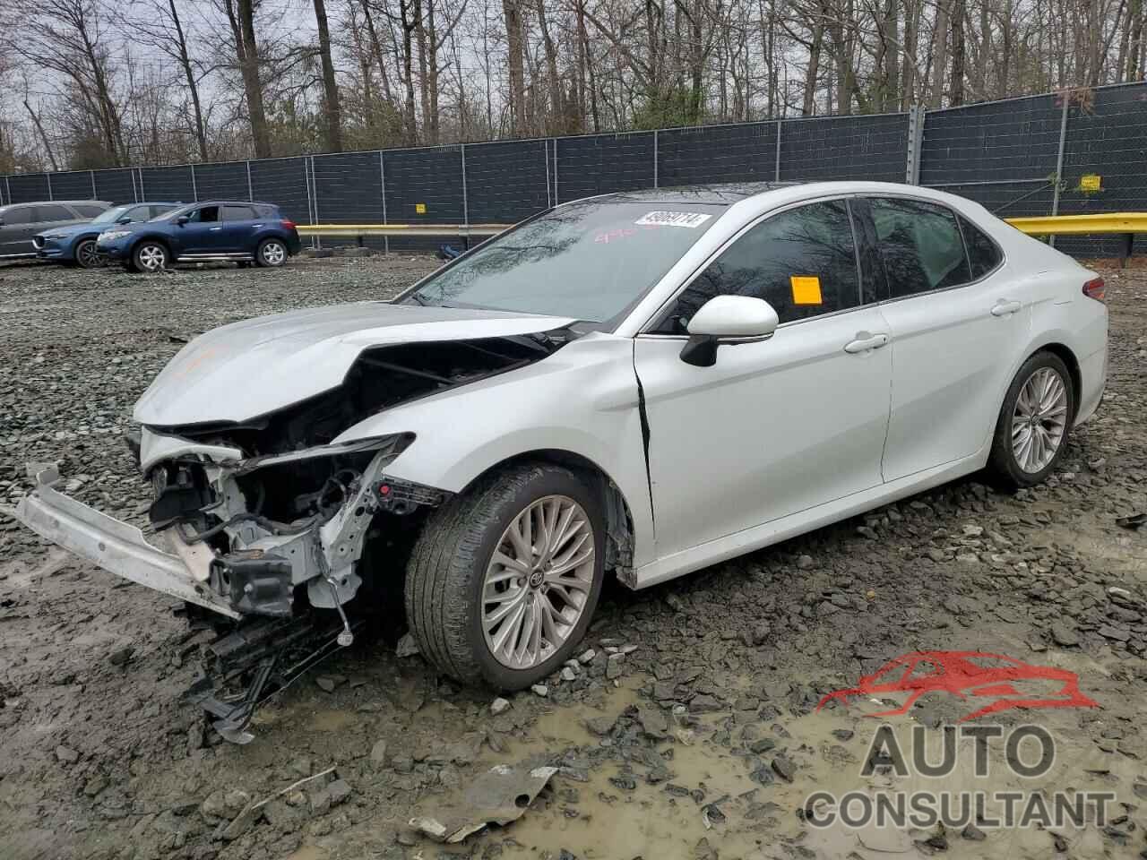 TOYOTA CAMRY 2018 - 4T1B11HK5JU061111