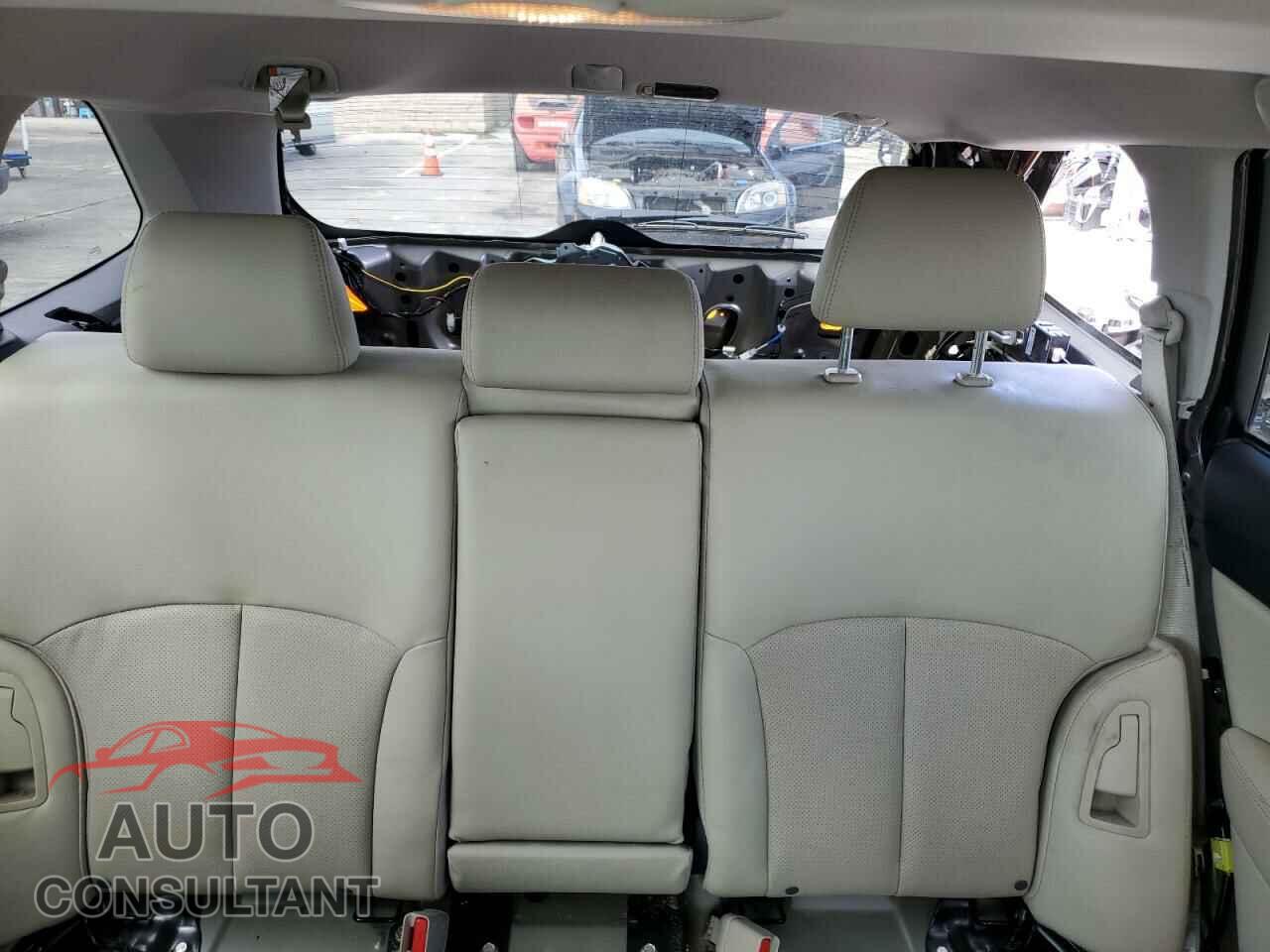 SUBARU OUTBACK 2014 - 4S4BRBLC2E3221648
