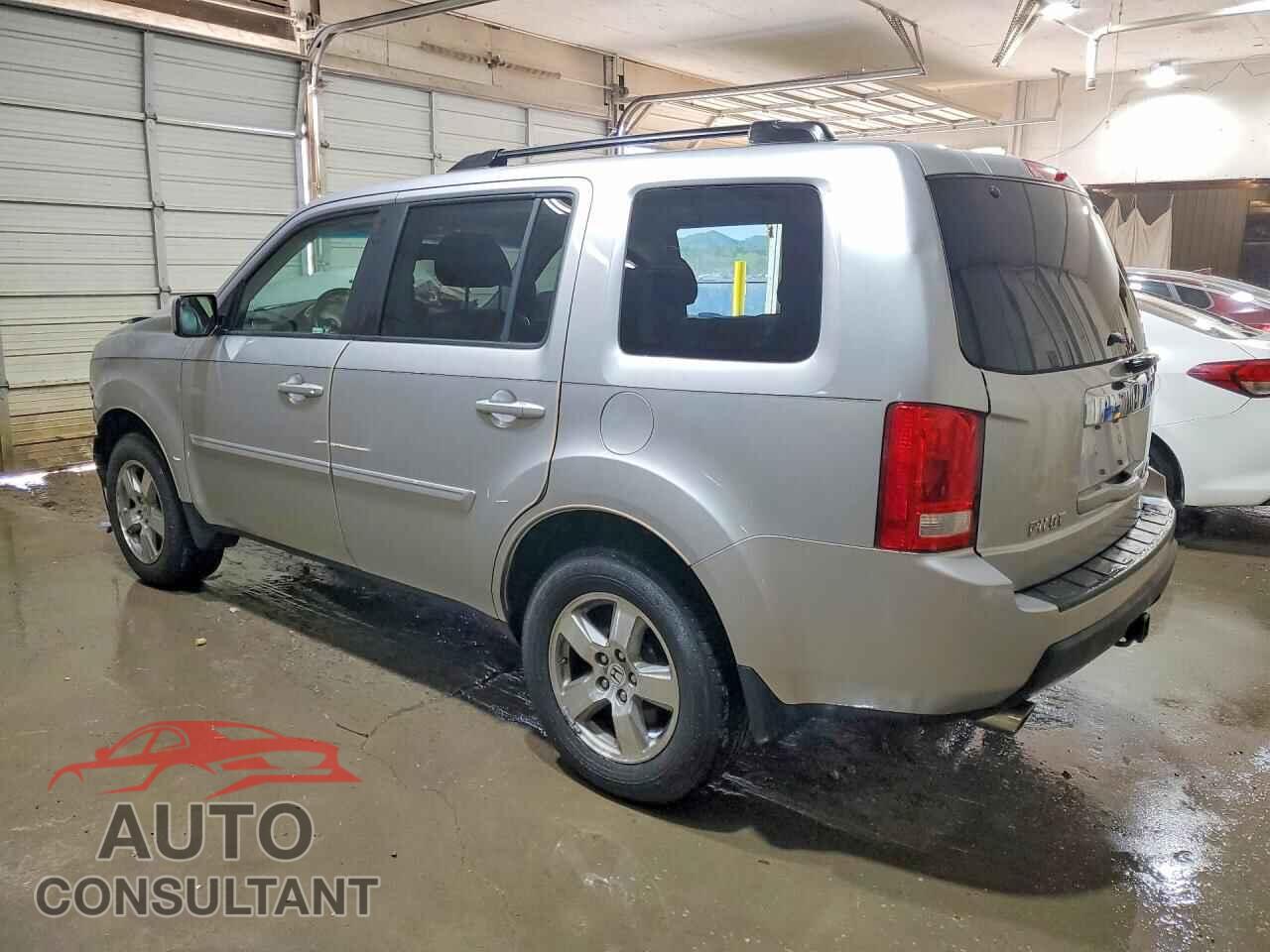 HONDA PILOT 2011 - 5FNYF4H58BB017724