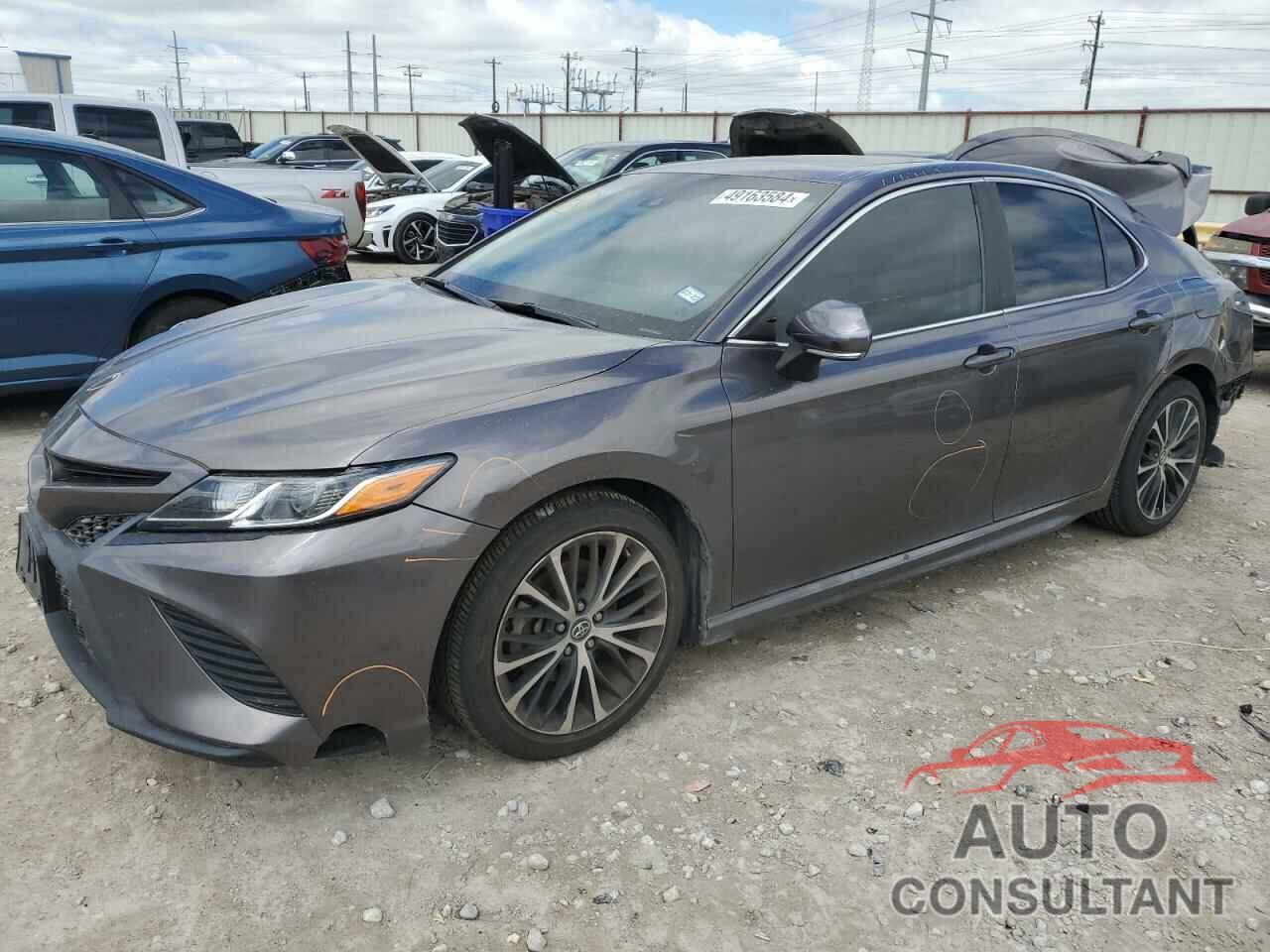 TOYOTA CAMRY 2018 - 4T1B11HK7JU079836