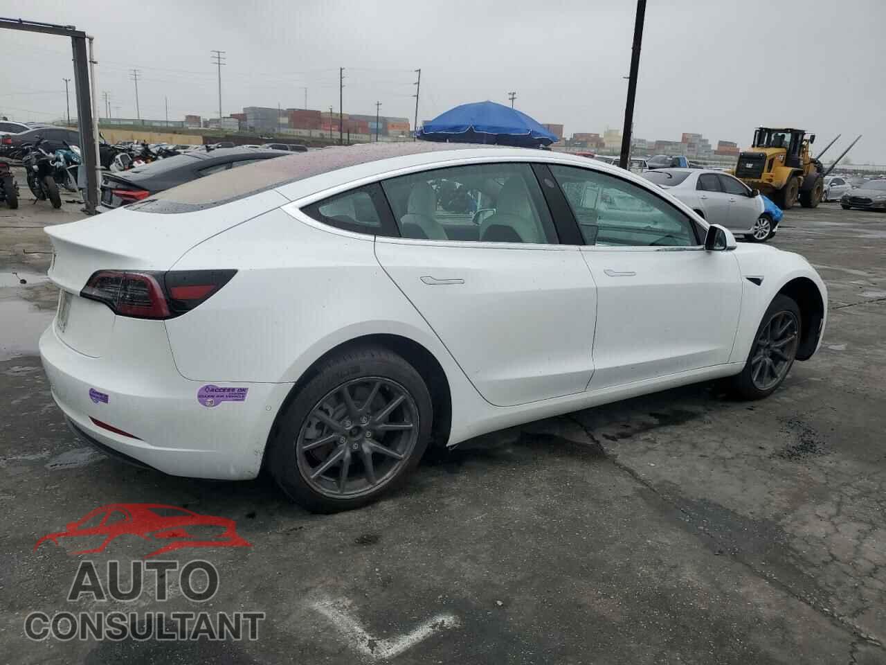 TESLA MODEL 3 2018 - 5YJ3E1EA5JF168631