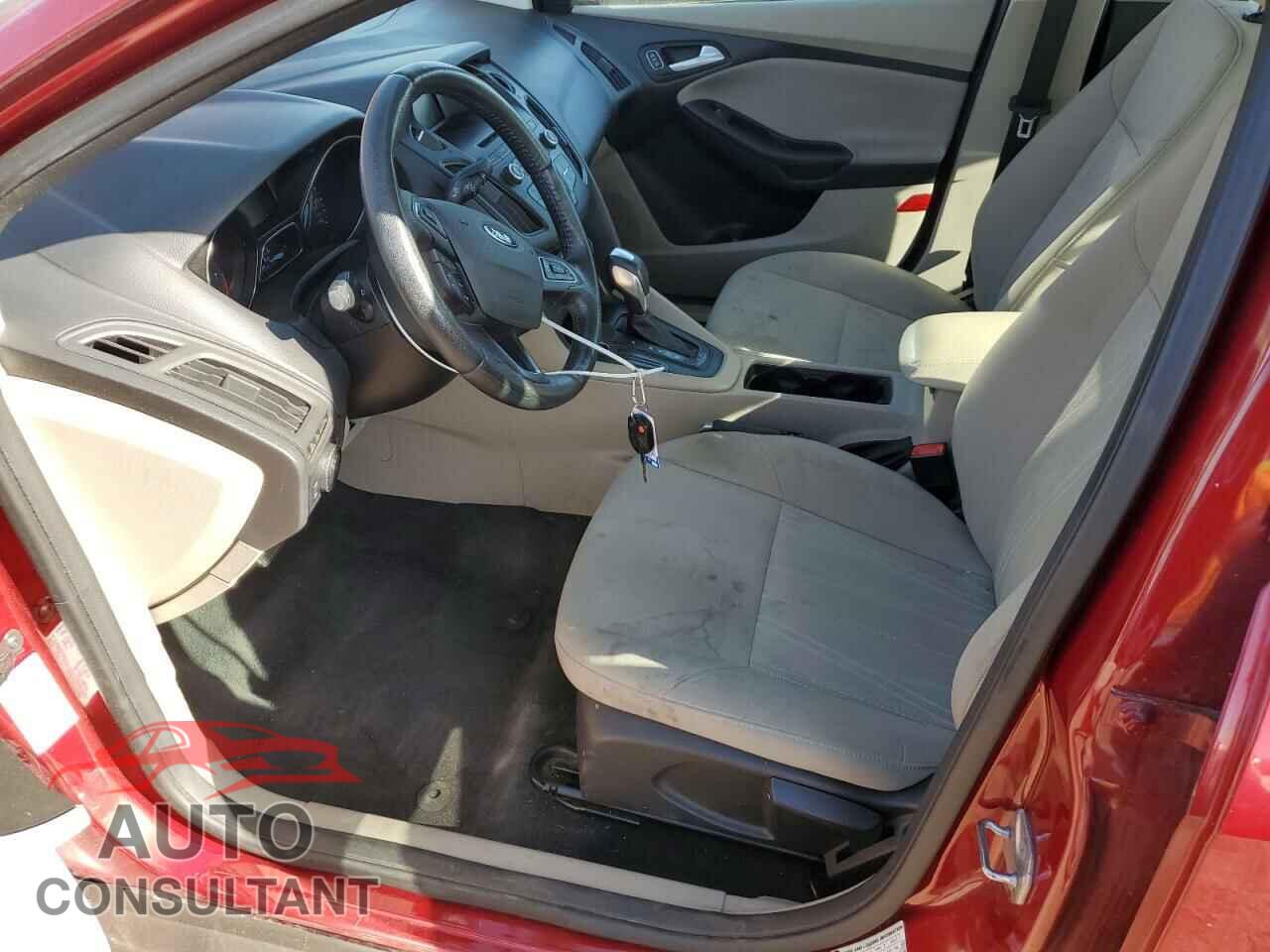 FORD FOCUS 2015 - 1FADP3F22FL339136