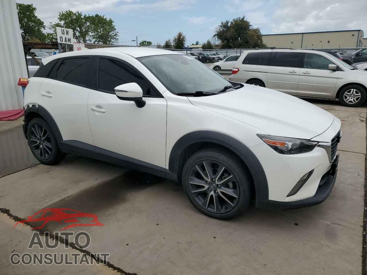 MAZDA CX-3 2018 - JM1DKFC75J0327924