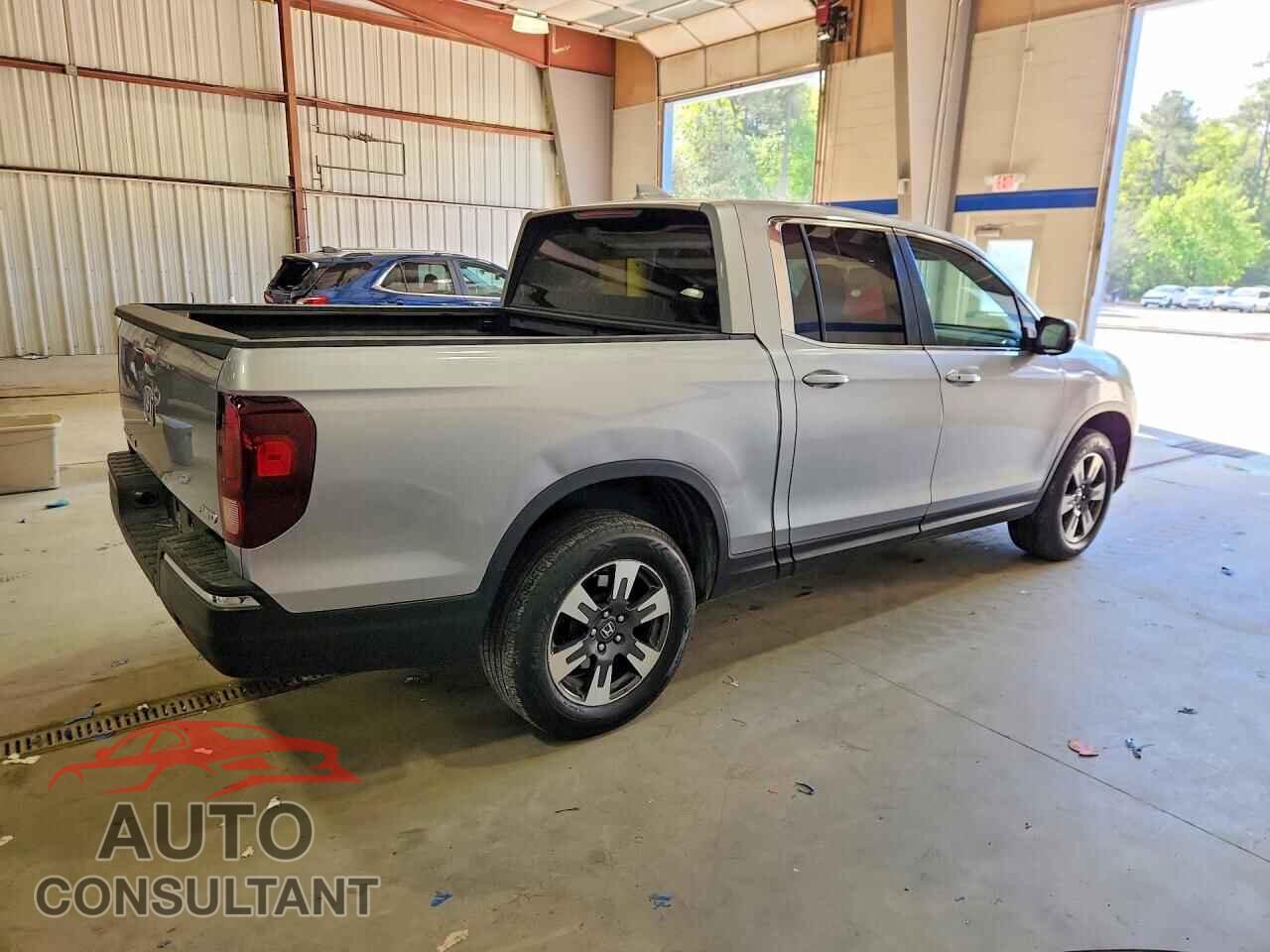 HONDA RIDGELINE 2017 - 5FPYK3F55HB011159
