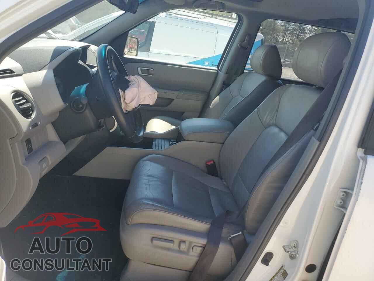 HONDA PILOT 2011 - 5FNYF3H58BB009665