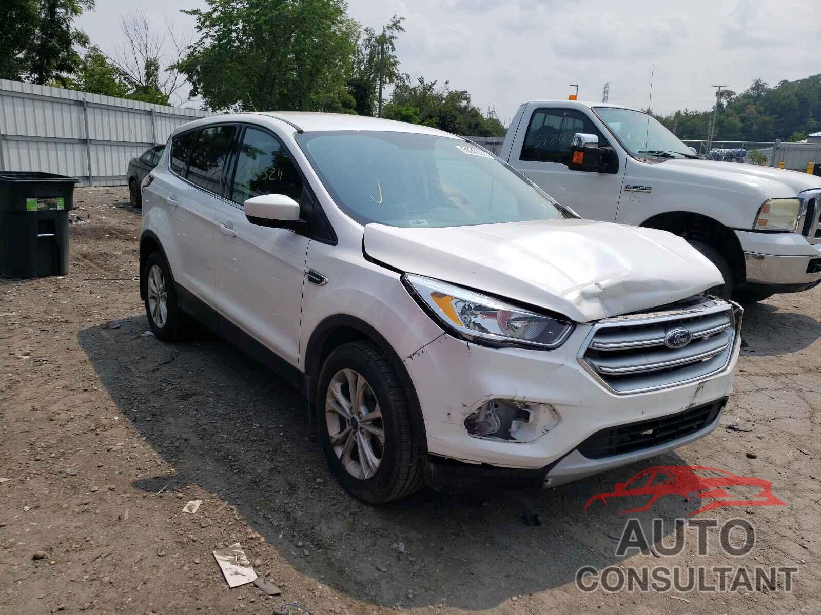 FORD ESCAPE 2017 - 1FMCU9GD7HUE00619