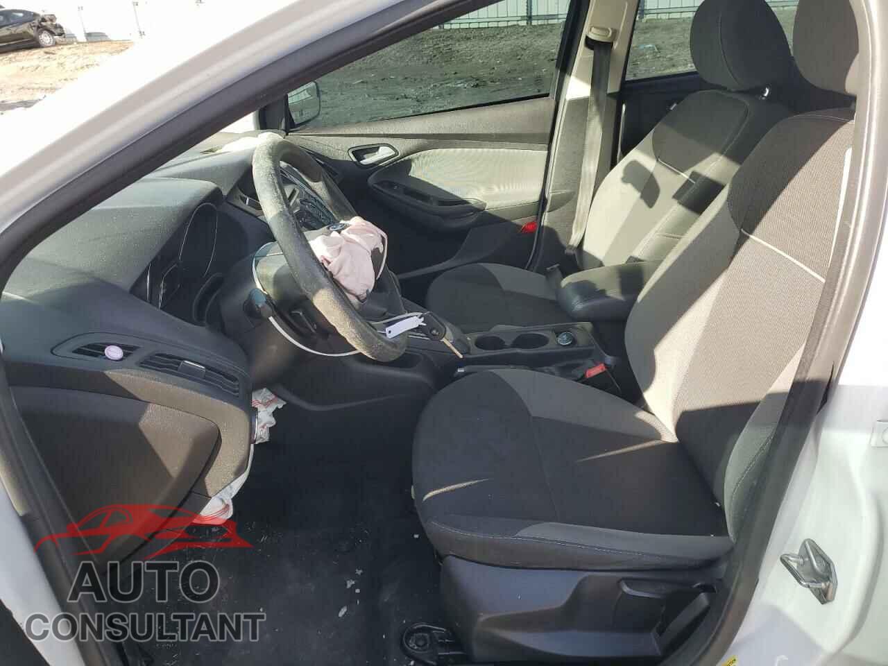 FORD FOCUS 2014 - 1FADP3F23EL454844