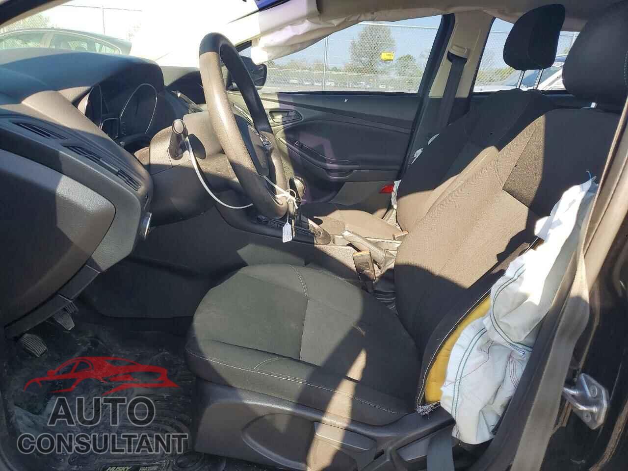 FORD FOCUS 2018 - 1FADP3E23JL239587