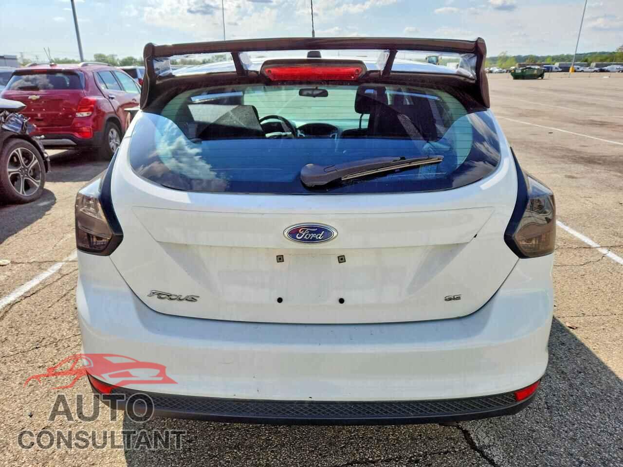 FORD FOCUS 2012 - 1FAHP3K20CL324511