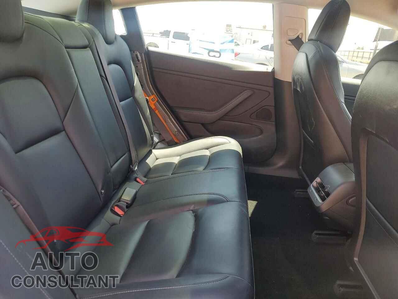 TESLA MODEL 3 2018 - 5YJ3E1EA8JF042375