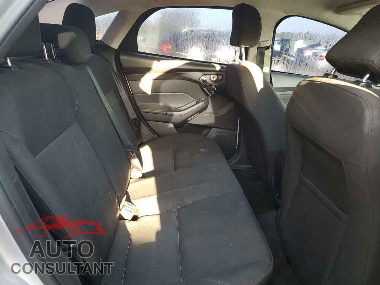 FORD FOCUS 2015 - 1FADP3F22FL360634