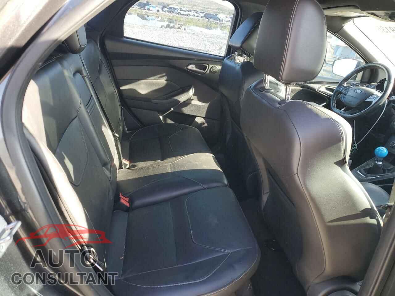 FORD FOCUS 2015 - 1FADP3L90FL281075