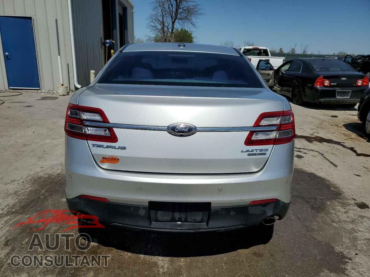 FORD TAURUS 2017 - 1FAHP2F88HG108611