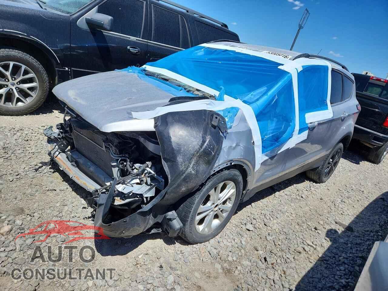 FORD ESCAPE 2017 - 1FMCU0GD6HUD12107