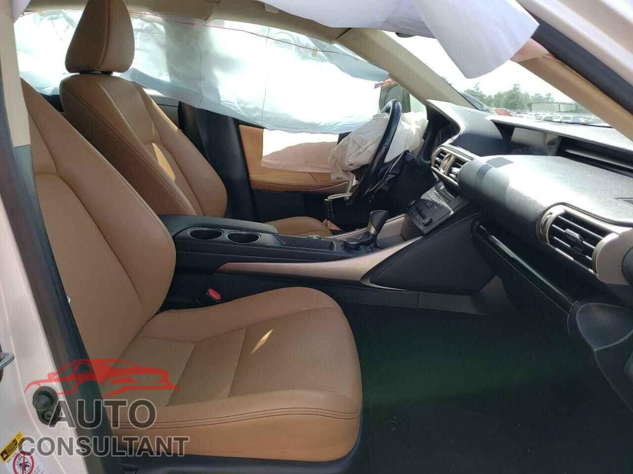 LEXUS IS 2016 - JTHBA1D21G5010572