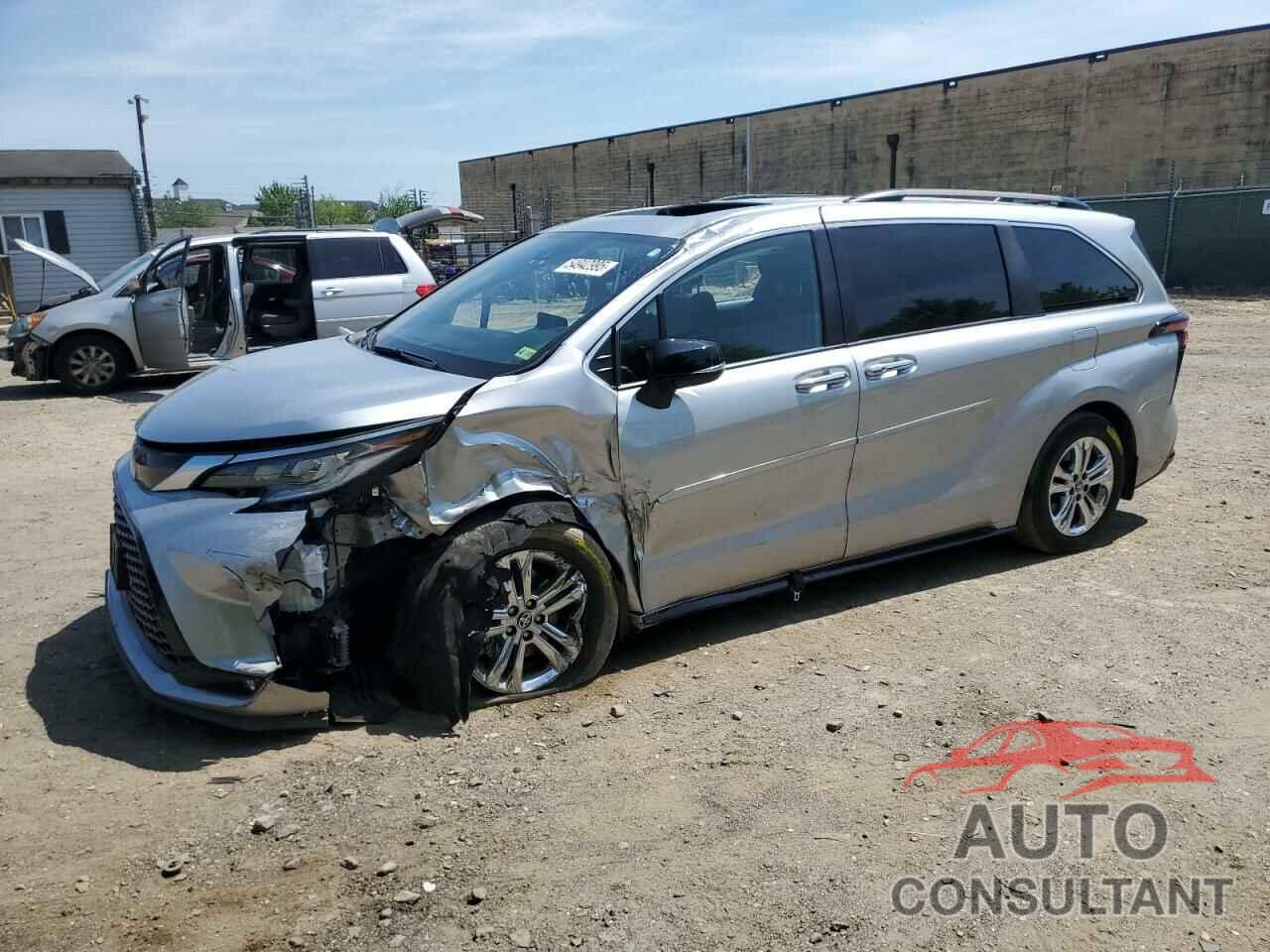 TOYOTA SIENNA 2023 - 5TDCSKFC6PS085616