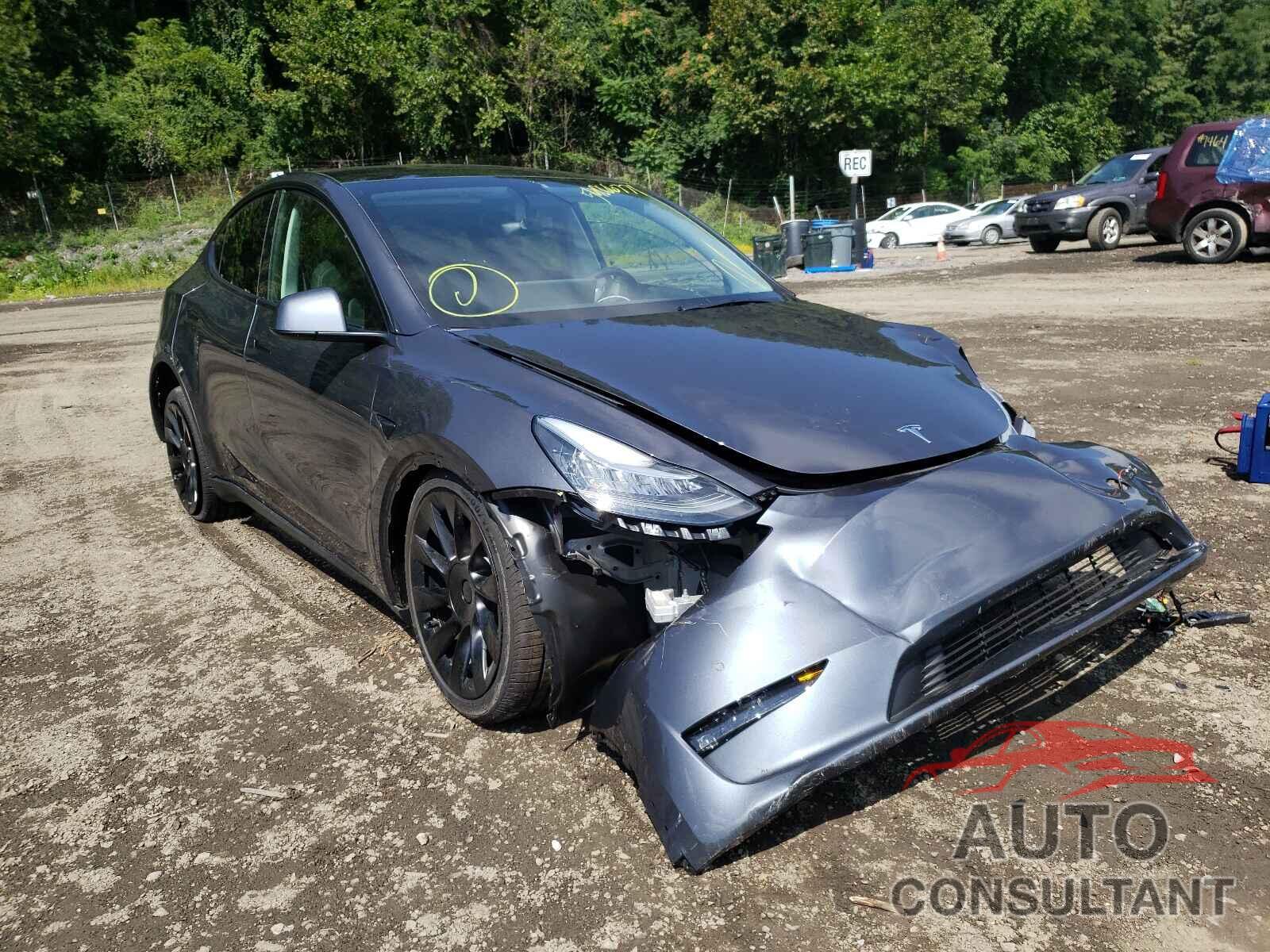 TESLA MODEL Y 2021 - 5YJYGAEEXMF207818