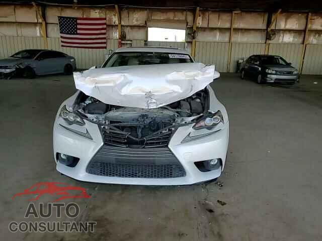 LEXUS IS 2015 - JTHBF1D29F5052584