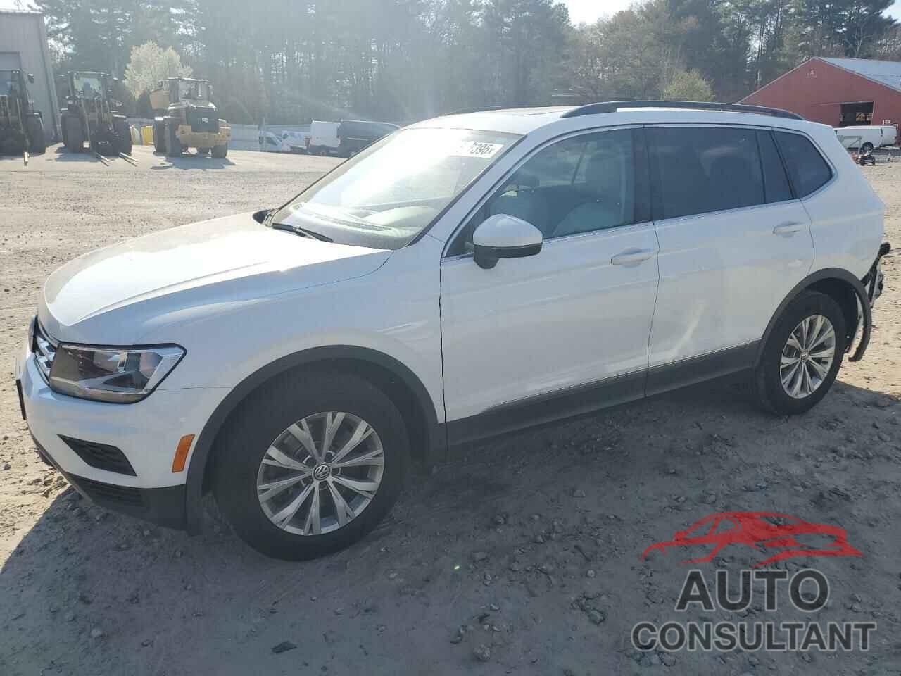 VOLKSWAGEN TIGUAN 2018 - 3VV2B7AX4JM049158