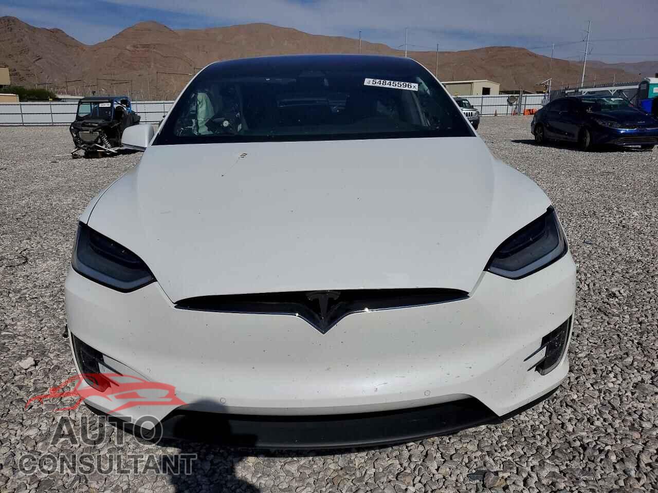 TESLA MODEL X 2018 - 5YJXCBE26JF090415