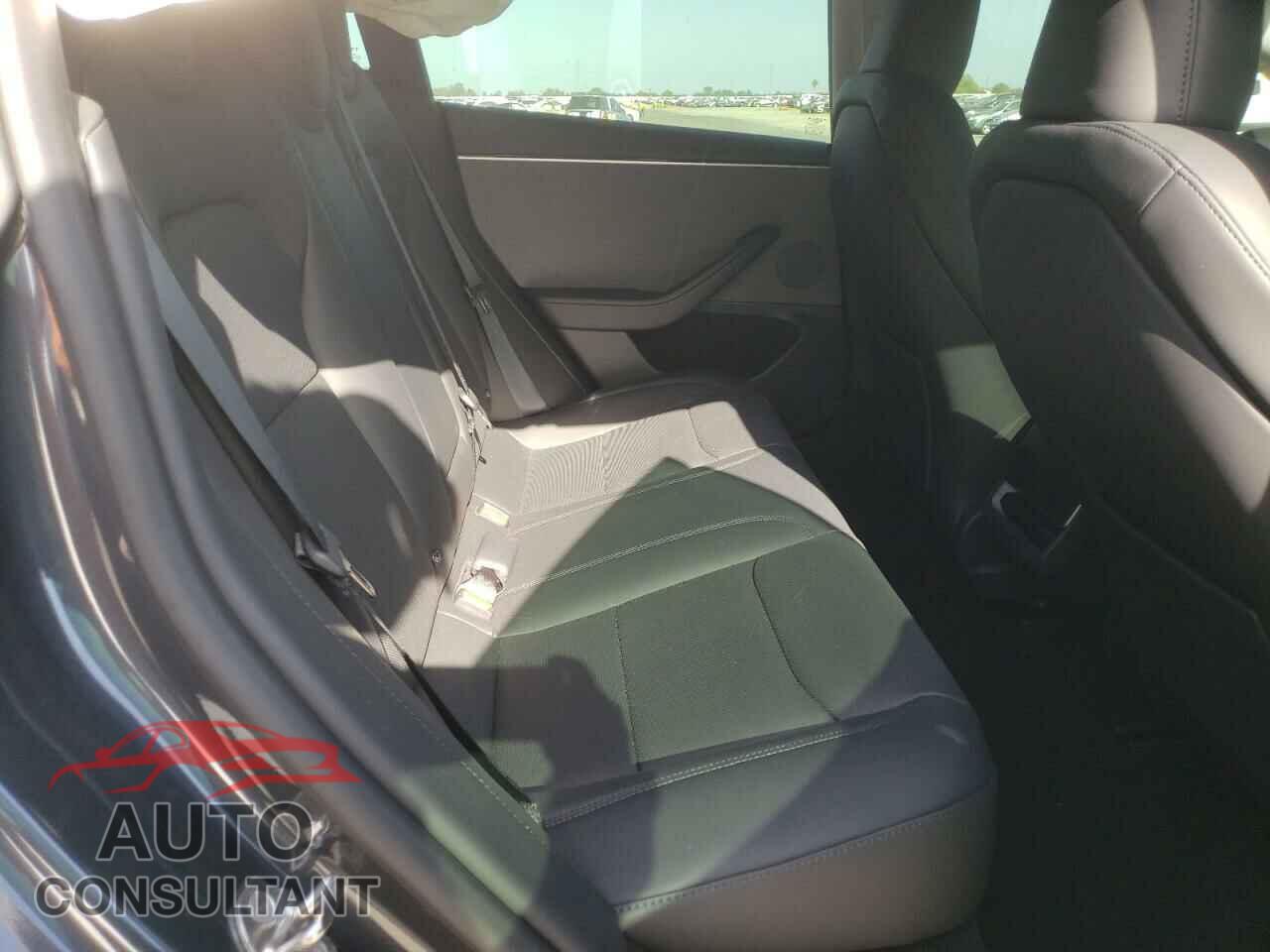 TESLA MODEL 3 2024 - 5YJ3E1EA9RF859401