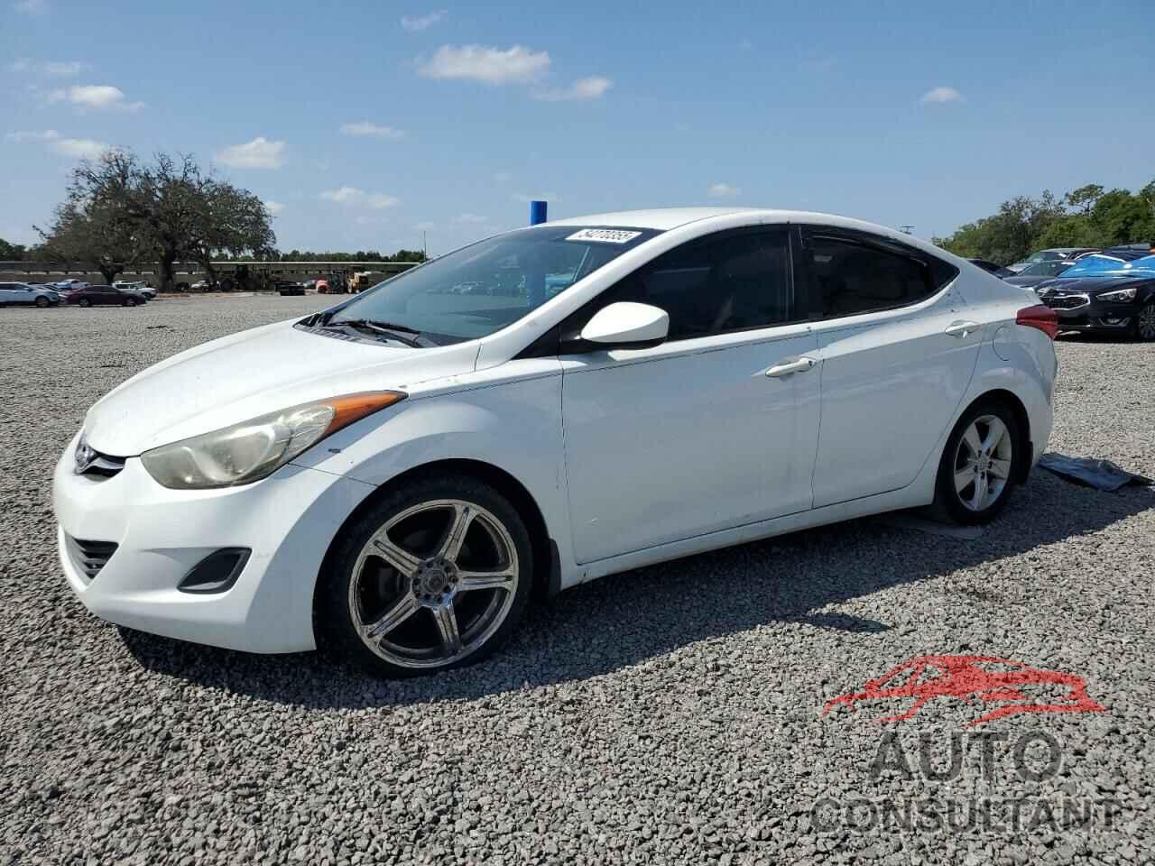HYUNDAI ELANTRA 2013 - 5NPDH4AE8DH384727