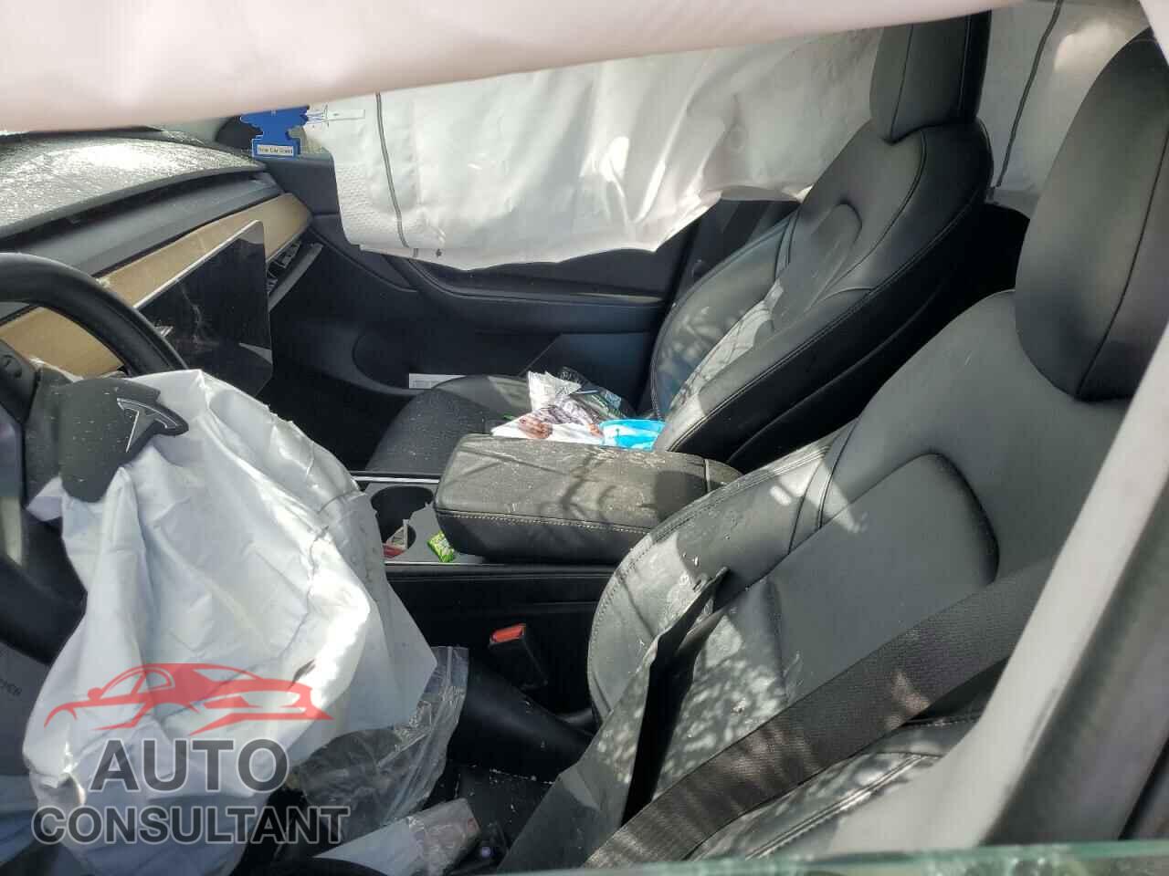 TESLA MODEL Y 2022 - 7SAYGDEE8NF379514