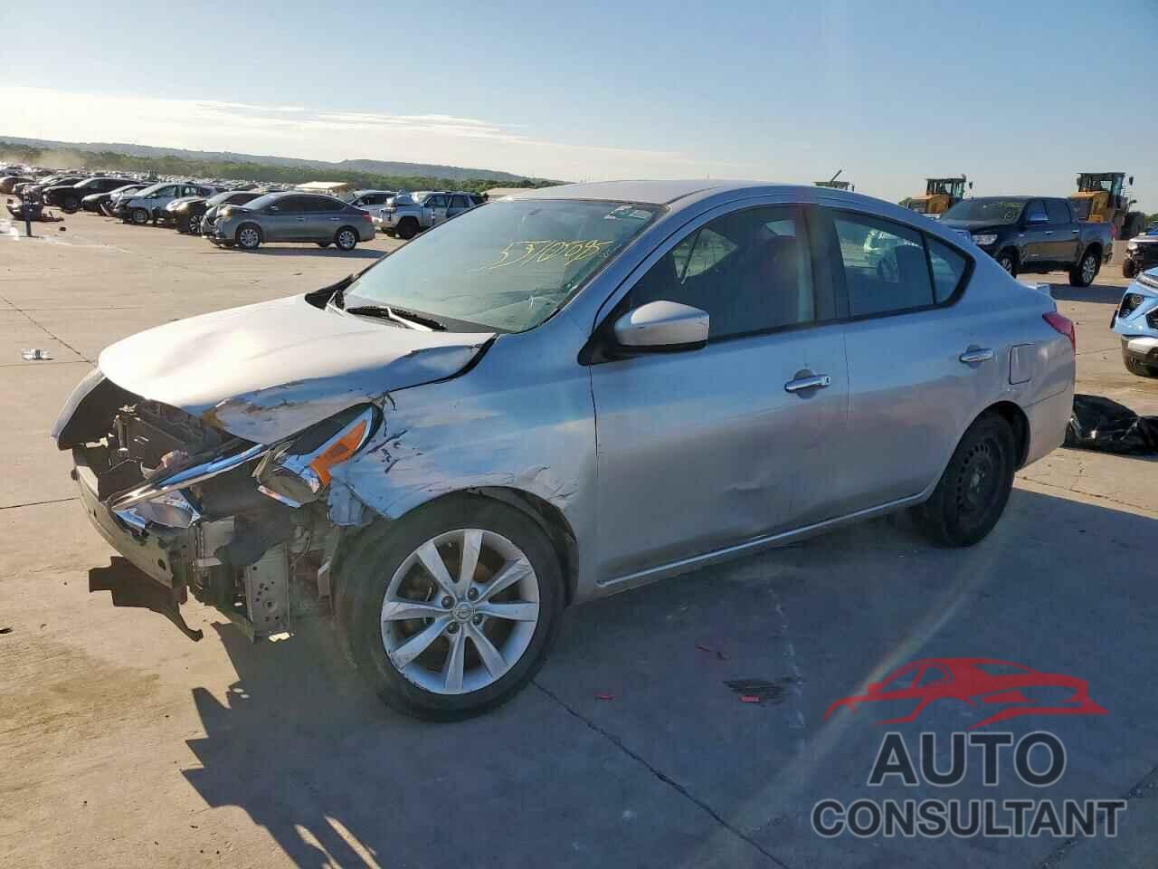 NISSAN VERSA 2019 - 3N1CN7AP2KL864835