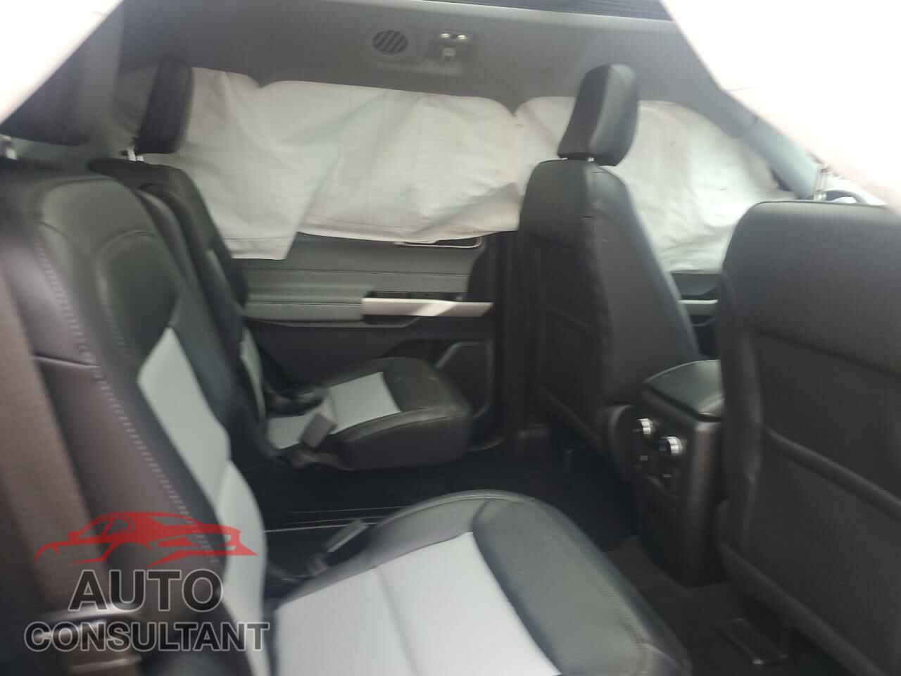 FORD EXPLORER 2023 - 1FMSK7DH2PGB77609