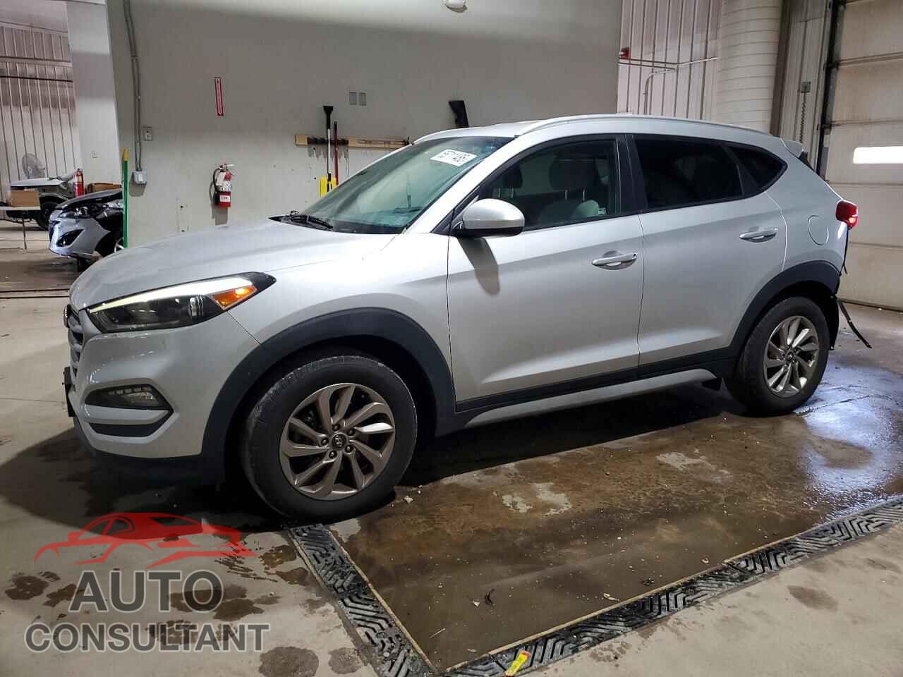 HYUNDAI TUCSON 2018 - KM8J3CA46JU608111
