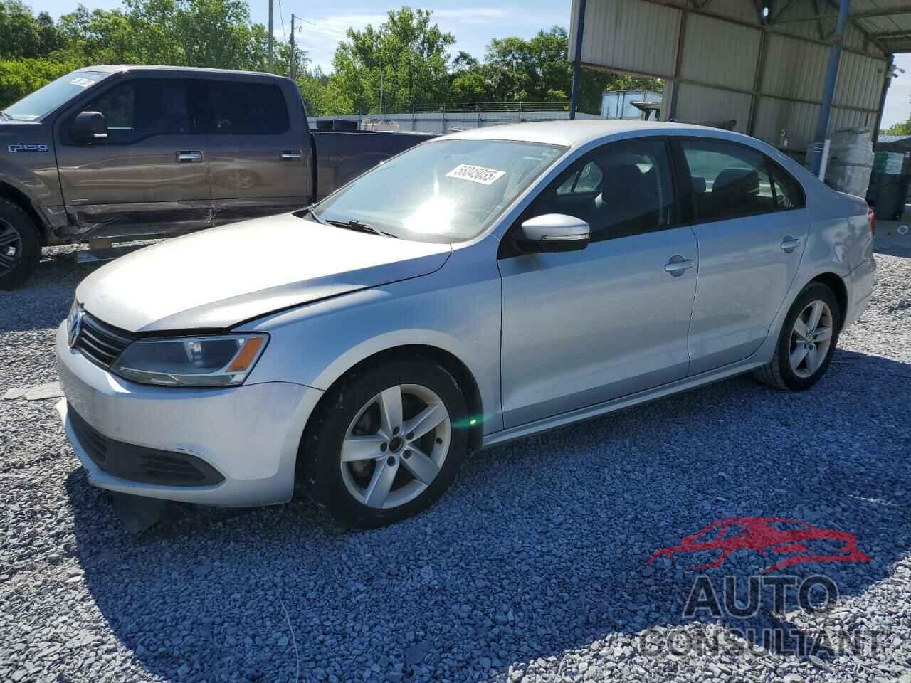 VOLKSWAGEN JETTA 2011 - 3VWLL7AJ8BM077331