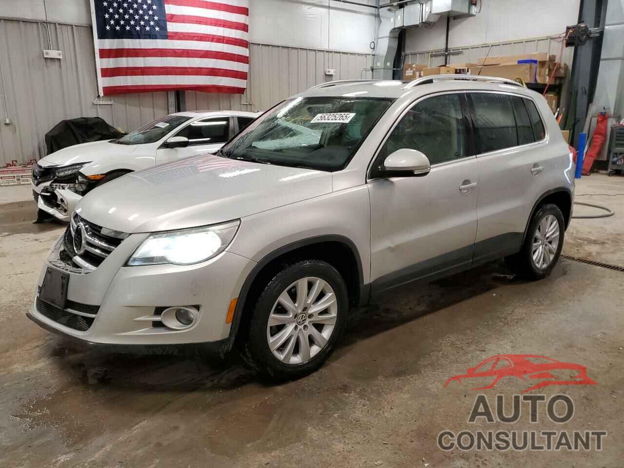 VOLKSWAGEN TIGUAN 2009 - WVGAV75N89W005598