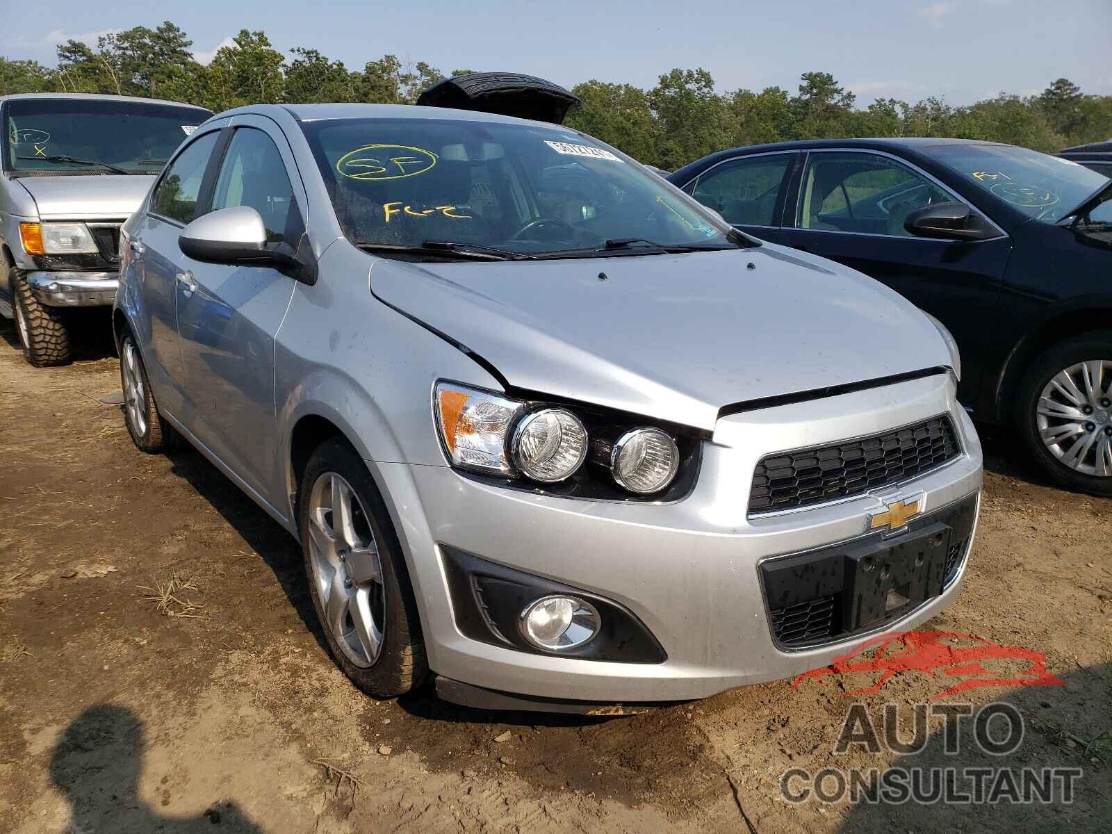 CHEVROLET SONIC 2016 - 1G1JE5SB5G4159108